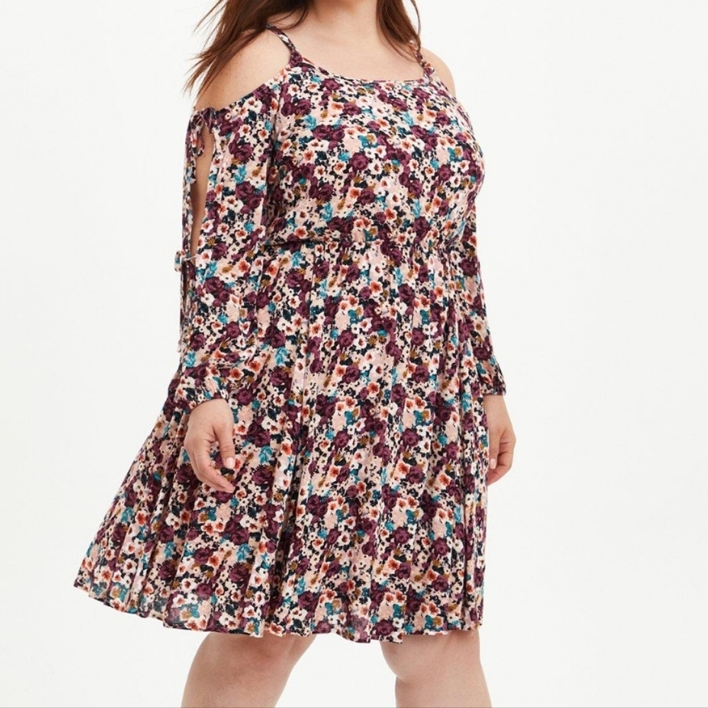 Torrid Romantic Cottagecore size 0 NWT floral gauze cold shoulder skater dress